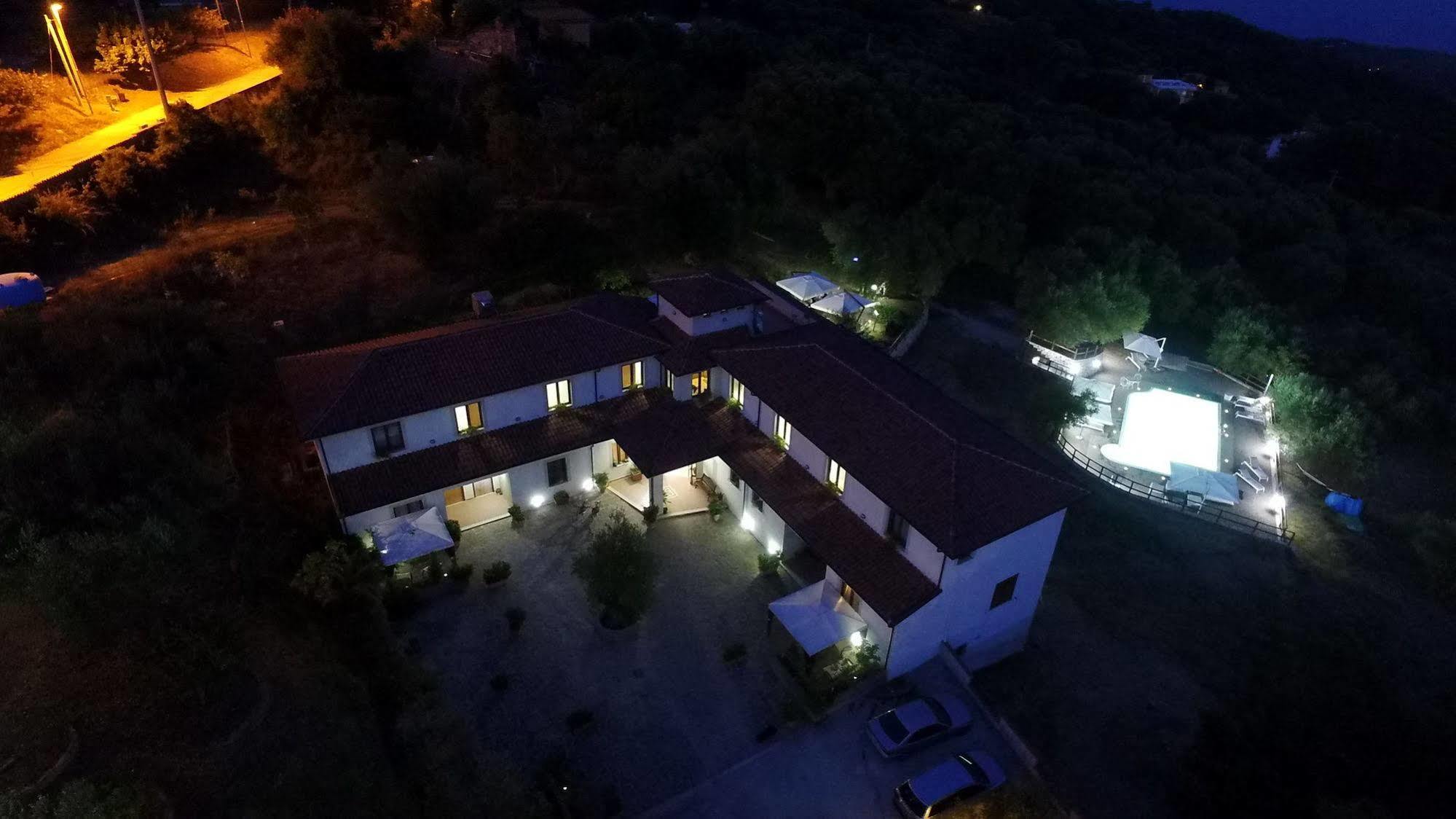 Tenuta Terre Di Bosco Oasi Di Relax Nel Cilento San Giovanni a Piro Exterior foto